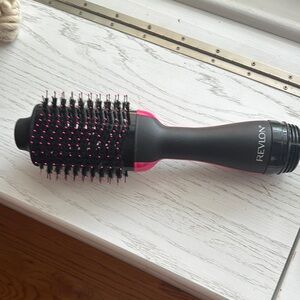 Revlon Black and Pink Hair Styling Tool